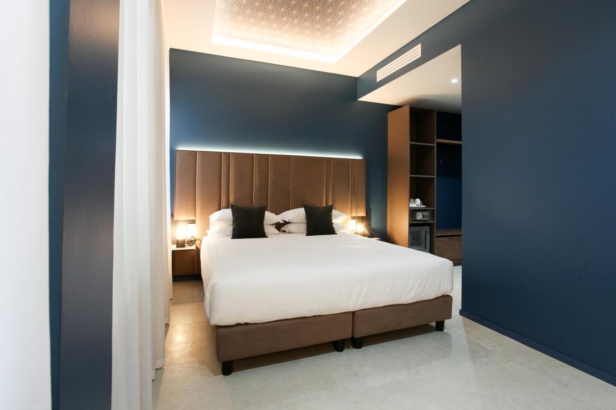 The Floor, Milan